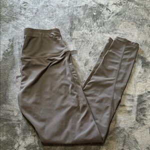 High-Waist Active Leggings in Taupe